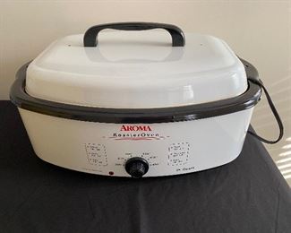 $20. Aroma 18 qt Roaster Oven