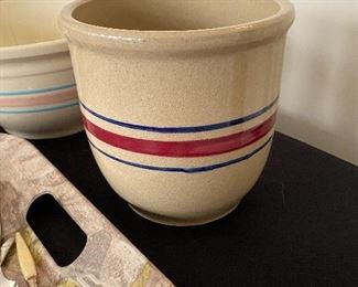 $15. Roseville Pottery Bowl or Utensil Holder