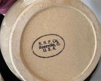 $15. Roseville Pottery Bowl or Utensil Holder