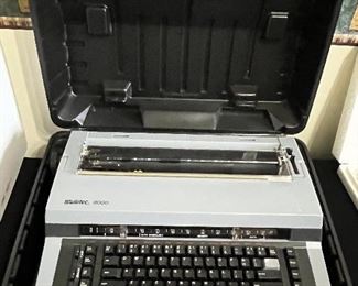 Sainted 8000 electronic typewriter