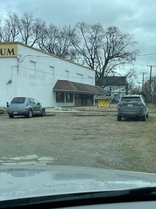 M&M Estate Sale Front Door