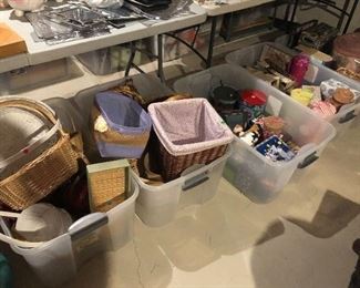 Baskets & containers