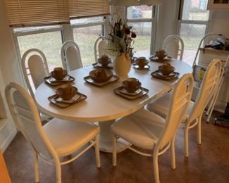 MODEREN WHITE DINNING SET