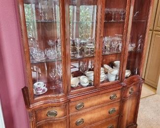Beautiful Traditional China Cabinet 