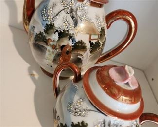 Japanese Kutani Teapots 