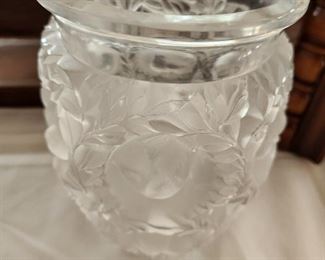 A Bird Motif 'Bagatelle' Lalique piece - signed