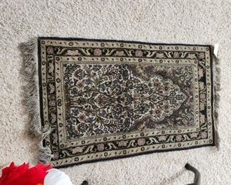 3'8'' x 2' including fringe - Qum Carpet