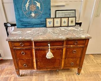 Louis XVI style marquetry commode / chest of drawers