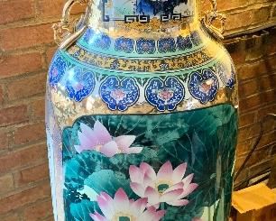 Life size Chinoisere vase 