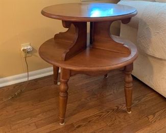 #4	Maple Book End Table w/Round Top Shelf - 25x25	 $75.00 
