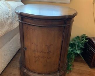 #8	Drum Table w/1 door w/stencils - 20x24	 $175.00 
