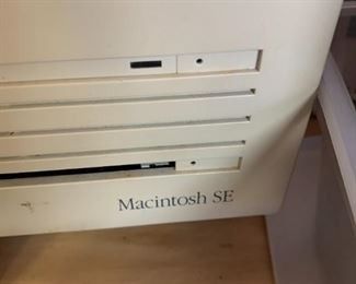#94	Macintosh SE w/keyboard Bag & Mouse	 $120.00 
