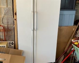 #126	GE SxS Refrigerator - TFX22ZA  FF	 $200.00 
