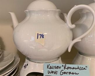 #178	kaiser Romantion W. Germany teapot w warmer 	 $40.00 
