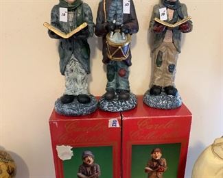 #210	set of 3 Windsor Collection Carolors (2) in box 1 with out	 $30.00 
