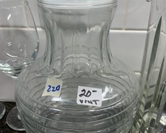 #220	vintage water carafe with lid 	 $20.00 

