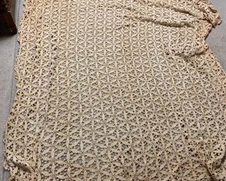 #266	full sized antique crochet coverlet 	$20.00 
