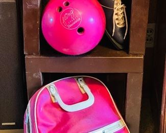 VTG FLING BRUNSWICK BOWLING BALL