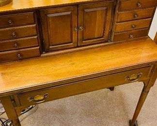 Pennsilvania House flip top desk