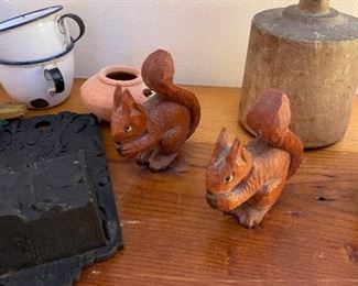 hand carved squirrel figures 