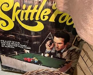 Vintage Skittle Pool Game 