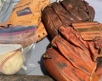 vintage baseball mits 