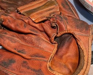 vintage baseball mits 