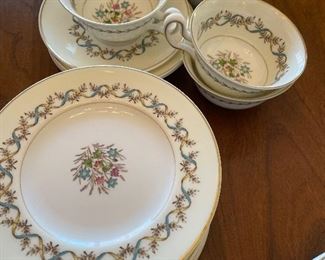 Wedgewood Bone China set ("sandringham")