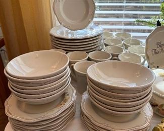 Pfaltzgraff Plymouth collection