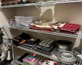 Tons of Pyrex and kitchen stuff