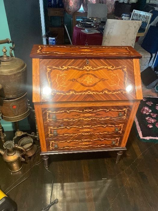 Estate sales in Bayside, NY starts on 2/24/2023