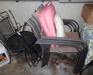 OUTDOOR CHAIRS / PATIO 