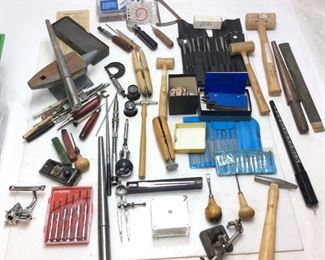 ASSORTED JEWELER HAND TOOLS, RING SIZERS, WAX, GEM SET PLIERS, ANVIL, MALLETS, BEADING TOOLS, STARRETTE MICROMETER,