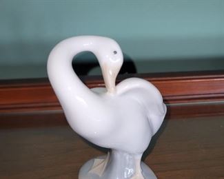 Lladro (retired) Preening Goose (no box)