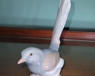 Lladro (retired) Bird figurine (no box)