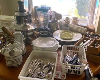 Kitchenware/ Corningware 