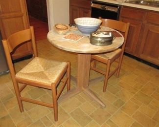 Witty small table with 2 chairs