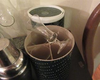 Witty gift sets of glasses