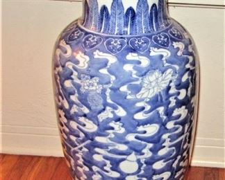 Witty blue and white huge vase