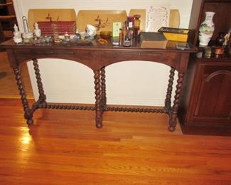 Witty barley twist table