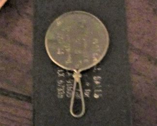 Witty mini magnifier