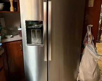 Whirlpool side by side refrigerator