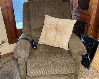 LaZBoy Heat & Massage Lift chair