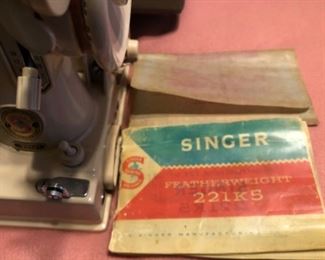 Detail pics, Singer Featherweight 221J Sewing Machine, TAN ES658