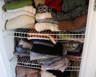 Tons of clothes for size 2 to 22  