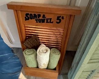 Bathroom decor wooden wasboard