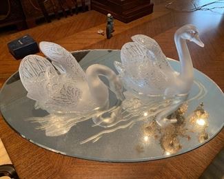 Lalique swans of mirror