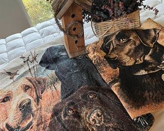 007 Bird House with Hunting Dog Themed Blankets