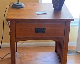 012 Tradewin Nightstand with Table Lamp