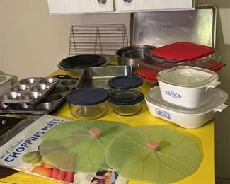 031 Pyrex Baking And More